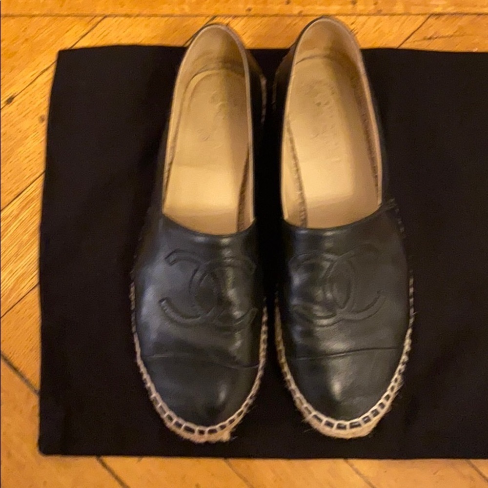 Chanel Black Espadrille (size 40 / 10)